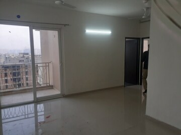 Room in 2 BHK Apartment at Mahagun Mywoods, Sector 16c Greater Noida – for Rent