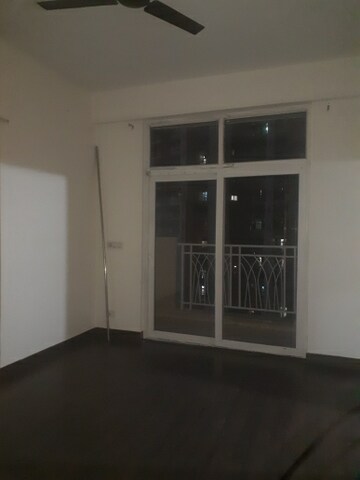 Room in 2 BHK Apartment at Mahagun Mywoods, Sector 16c Greater Noida – for Rent