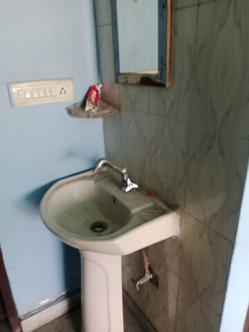 Bathroom in 1 BHK Builder Floor at Sector 18 – for Rent
