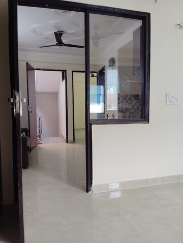 Room in 2 BHK Builder Floor at Saket – for Rent