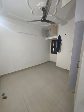 Room in 2 BHK Builder Floor at Paschim Vihar – for Rent
