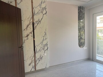 Bedroom in 3 BHK Builder Floor at Dlf Phase I – for Sale