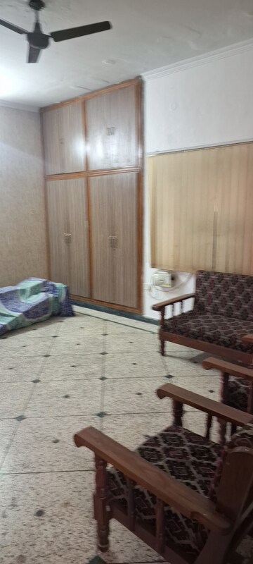 Room in 3 BHK Independent House at Gomti Nagar – for Rent