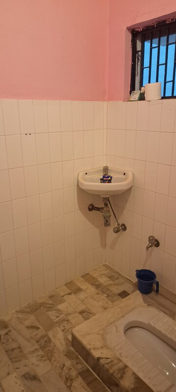 Bathroom in 3 BHK Independent House at Gomti Nagar – for Rent