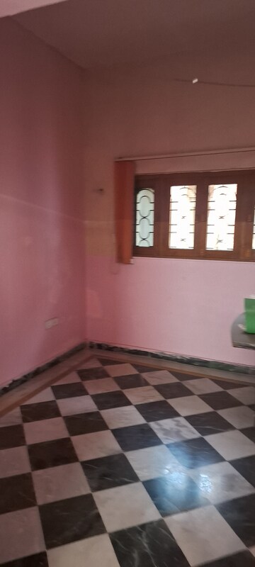 Room in 3 BHK Independent House at Gomti Nagar – for Rent