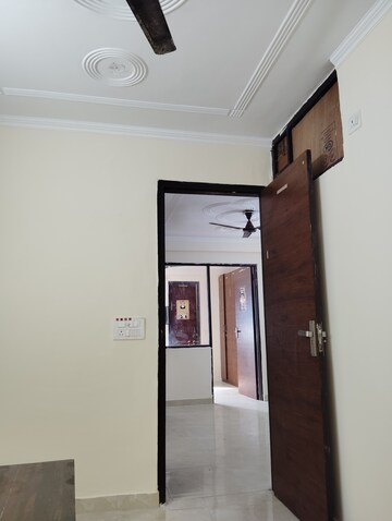 Furnished Amenities in 2 BHK Builder Floor at Saket – for Rent