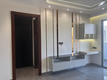 Room in 4 BHK Builder Floor at Sector 57 – for Sale