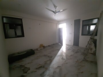 Room in 2 BHK Builder Floor at Maidan Garhi – for Rent