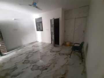 Room in 2 BHK Builder Floor at Maidan Garhi – for Rent