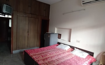 1 BHK Independent House For Rent in Sector 4
