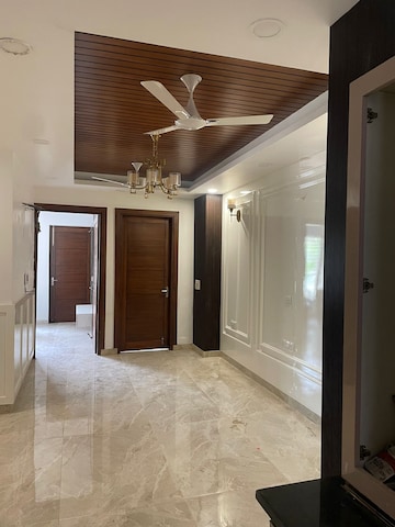 Room in 3 BHK Builder Floor at Sector 85 – for Sale