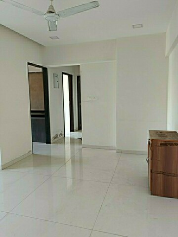 Room in 1 BHK Apartment at Amar Shanti Nagar CHS, Mira Road – for Rent