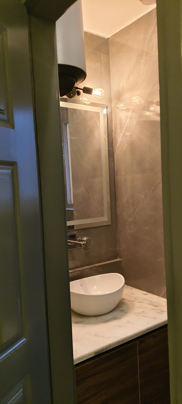 Bathroom, lajpat nagar 2 Bedroom 1000 Sq.Ft. Builder Floor In Lajpat Nagar Delhi 8236611