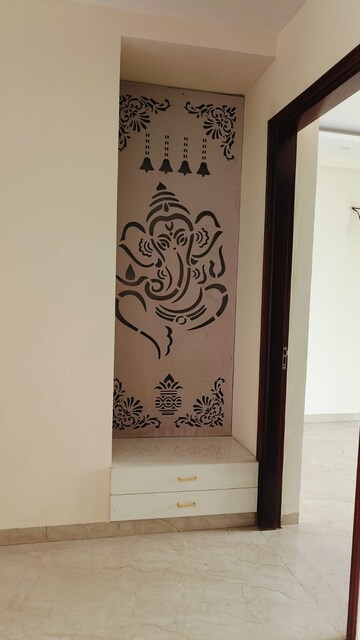 Furnished Amenities in 4 BHK Builder Floor at Sector 84 – for Rent
