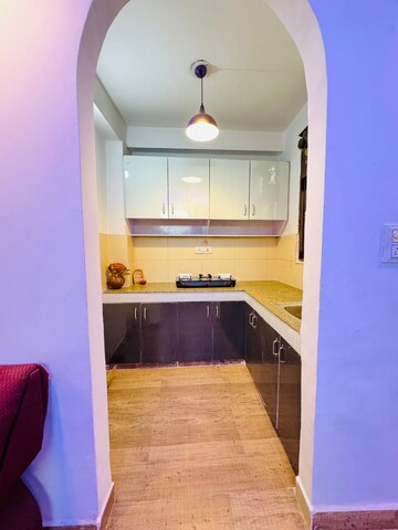 Furnished Amenities in 2 BHK Builder Floor at Saket – for Rent