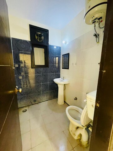 Attached Bathroom in 3 BHK Apartment at Maidan Garhi – for Rent