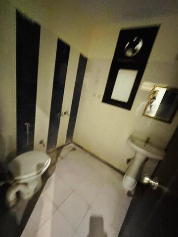 Attached Bathroom in 3 BHK Apartment at Maidan Garhi – for Rent