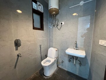 Bathroom in 1 BHK Apartment at Saket – for Rent