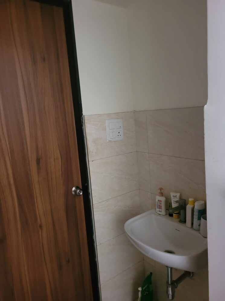 Bathroom, kolte-patil-life-republic-oro-avenue 1 Bedroom 452 Sq.Ft. Apartment In Hinjewadi Pune 8236822