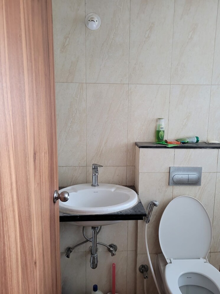 Bathroom, kolte-patil-life-republic-oro-avenue 1 Bedroom 452 Sq.Ft. Apartment In Hinjewadi Pune 8236822
