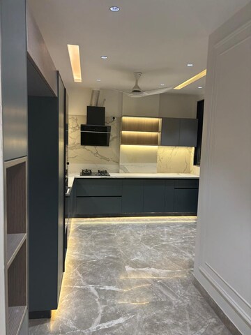 Bathroom in 4 BHK Builder Floor at Dlf Phase ii – for Sale