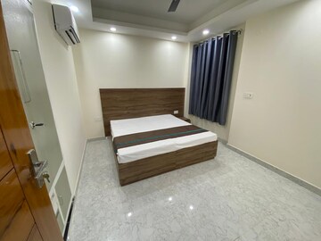 Bedroom in 2 BHK Builder Floor at Sector 45 – for Rent