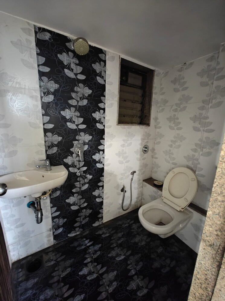 Bathroom, morya-garden-residency 1 Bedroom 720 Sq.Ft. Apartment In Vichumbe Navi Mumbai 8236873