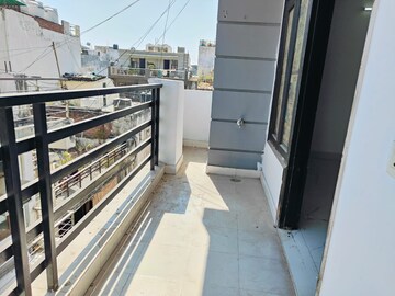 1 BHK Builder Floor For Rent in Saket