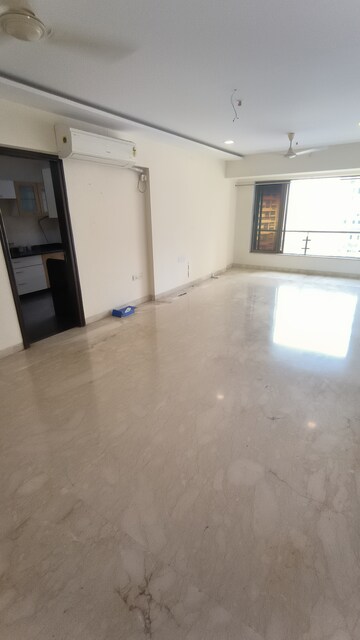 Room in 2 BHK Apartment at Aristo Pearl Residency, Prabhadevi – for Rent
