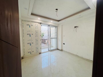 Room in 3 BHK Builder Floor at Rajpur Khurd Extension – for Sale