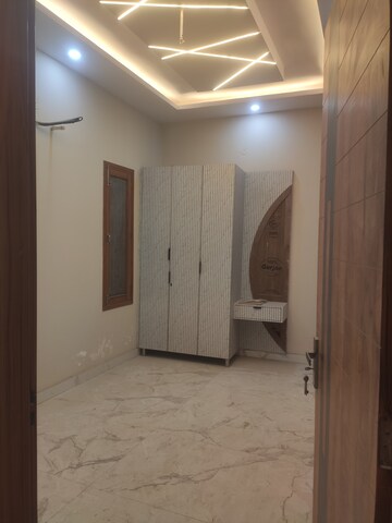 Room in 4 BHK Independent House at Shanti Nagar – for Sale