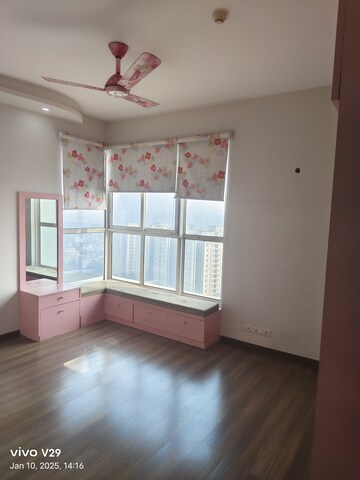Room in 3 BHK Apartment at M3M Merlin, Sector 67 – for Sale