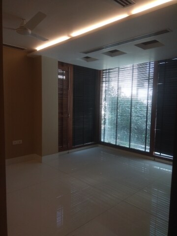 Room in 6 BHK Independent House at New Friends Colony – for Rent