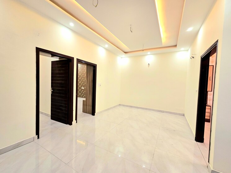 Room, peer mucchalla 3 Bedroom 1115 Sq.Ft. Builder Floor In Peer Mucchalla Zirakpur 8237433