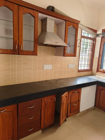 Kitchen in 4 BHK Villa at Sector 45 – for Rent