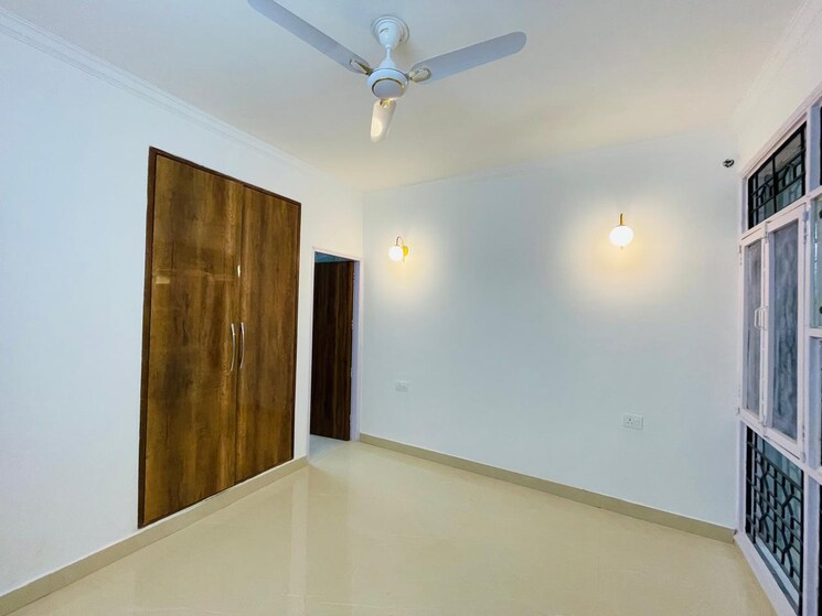 Room, sushant-lok-3 3 Bedroom 720 Sq.Yd. Apartment In Sector 57 Gurgaon 8237616