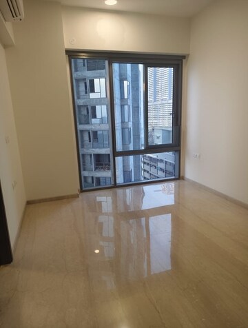 Room in 3 BHK Apartment at Piramal Mahalaxmi Central Tower, Mahalaxmi – for Sale