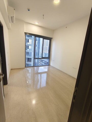 Room in 3 BHK Apartment at Piramal Mahalaxmi Central Tower, Mahalaxmi – for Sale