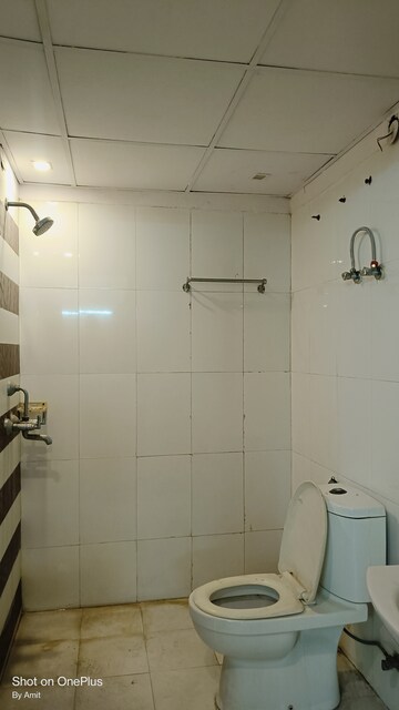 Bathroom in 2 BHK Apartment at Amrapali Eden Park, Sector 50 – for Rent