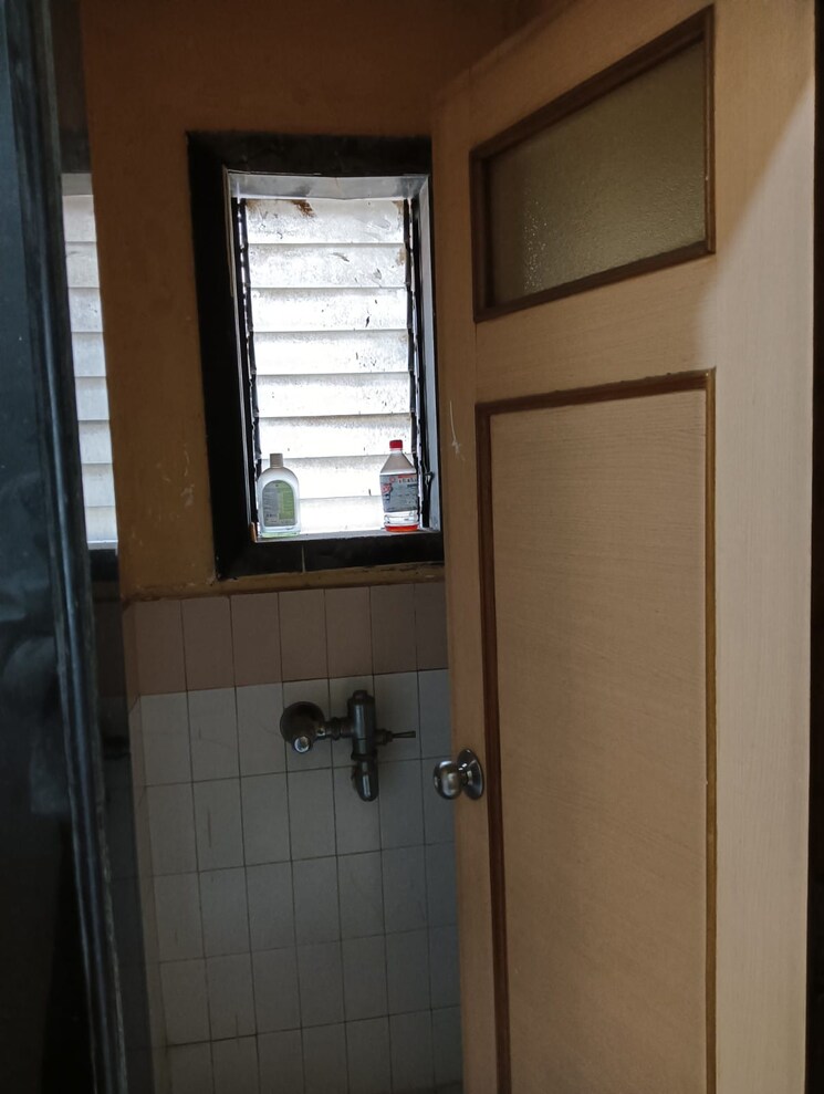 Bathroom, kachnar-chs-vasant-vihar 1 Bedroom 440 Sq.Ft. Apartment In Vasant Vihar Thane 8237529