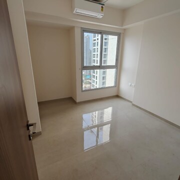 Room in 3 BHK Apartment at Piramal Vaikunth, Ashok Nagar – for Rent