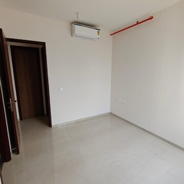 Room in 3 BHK Apartment at Piramal Vaikunth, Ashok Nagar – for Rent