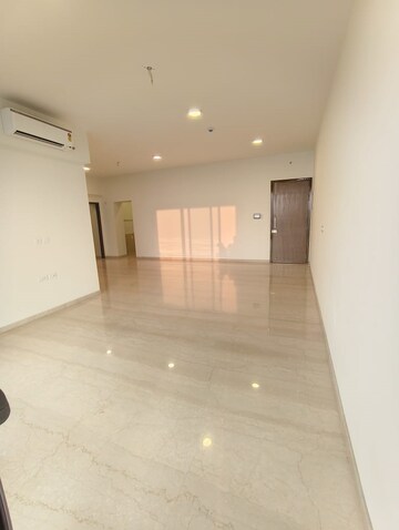 Room in 4 BHK Apartment at Piramal Mahalaxmi Central Tower, Mahalaxmi – for Sale
