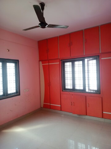 Room in 3 BHK Apartment at Manikonda – for Rent