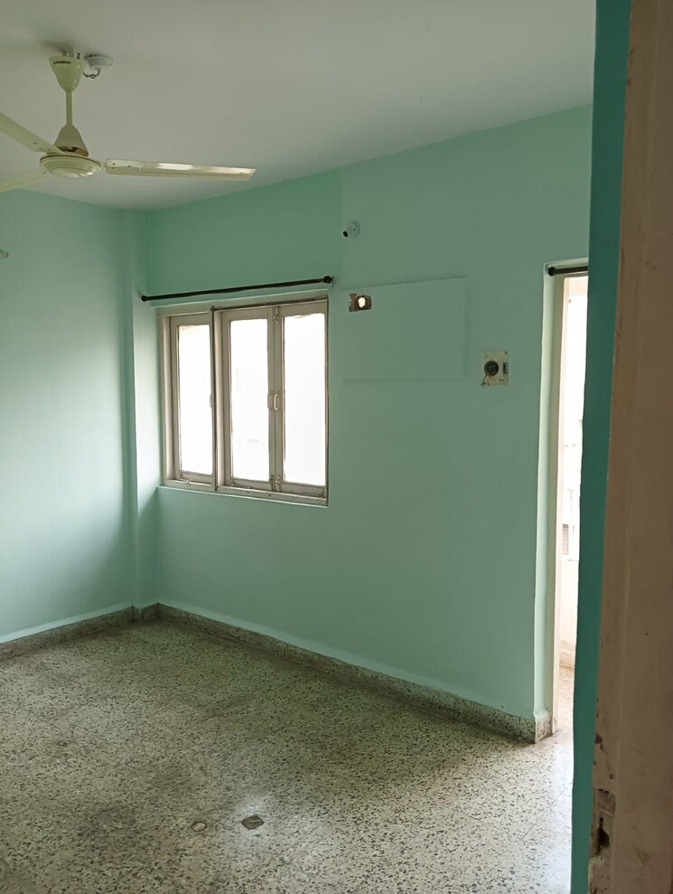 Room, himgiri-lokupvan-phase-ii-chs-ltd 2 Bedroom 700 Sq.Ft. Apartment In Vasant Vihar Thane 8237825