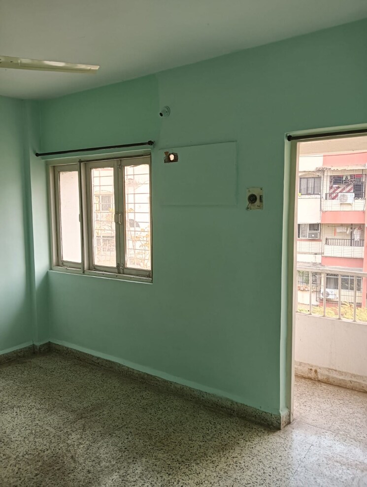 Room, himgiri-lokupvan-phase-ii-chs-ltd 2 Bedroom 700 Sq.Ft. Apartment In Vasant Vihar Thane 8237825