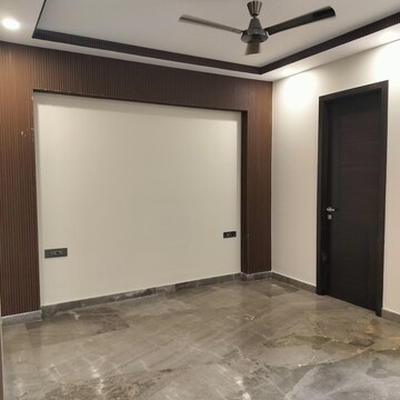 Room in 3 BHK Builder Floor at Greater Kailash I – for Rent