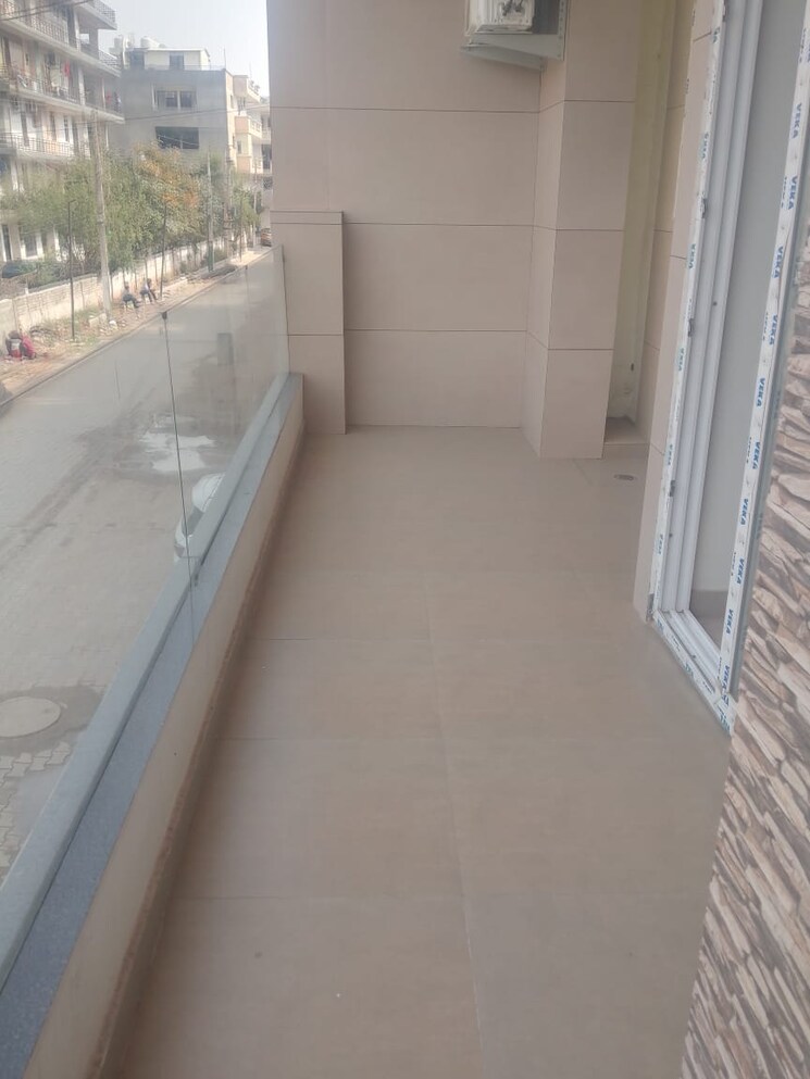 Balcony, ambala highway 3 Bedroom 1350 Sq.Ft. Builder Floor In Ambala Highway Zirakpur 8238378