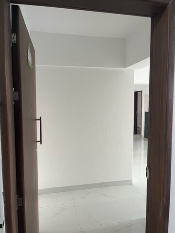 Room in 2 BHK Apartment at Radhika Residency Vishrantwadi, Vishrantwadi – for Rent