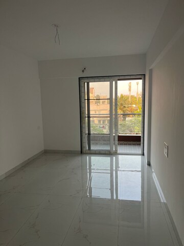 Room in 2 BHK Apartment at Radhika Residency Vishrantwadi, Vishrantwadi – for Rent